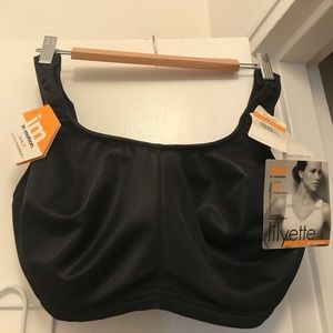 Lilyette in motion sports bra